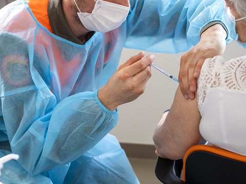 Le vaccin de Pfizer/BioNTech peut être stocké plus facilement
