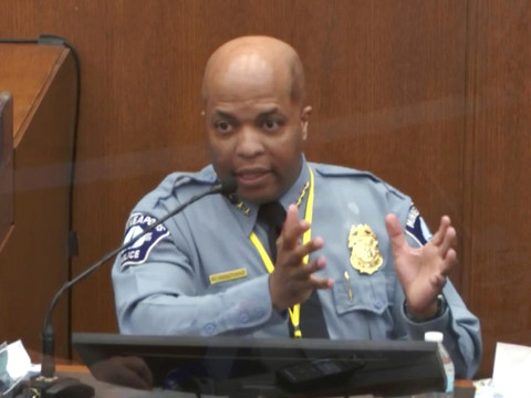 Affaire Floyd: Le chef de la police de Minneapolis accable l'agent