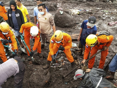 Au moins 120 morts dans les inondations en Indonésie et au Timor oriental