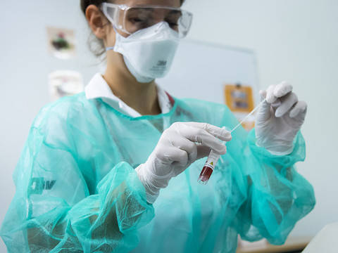 La Suisse compte 2301 nouveaux cas de coronavirus en 24 heures