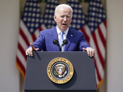 Biden dévoile un plan limité pour lutter contre les armes à feu