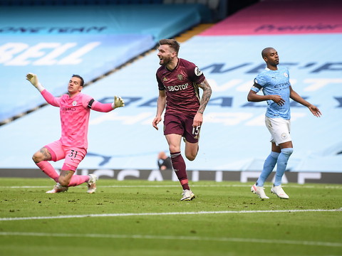 Leeds réalise le hold-up parfait contre un City remanié