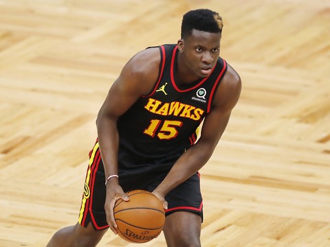 Les Hawks s'imposent à Charlotte