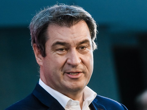 Laschet en pole position pour succéder à Merkel, son rival résiste