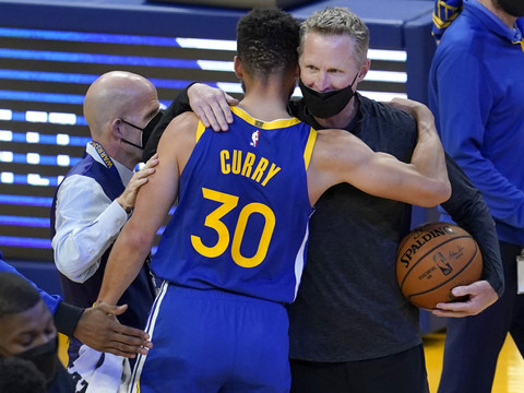 Curry dans l'histoire des Warriors