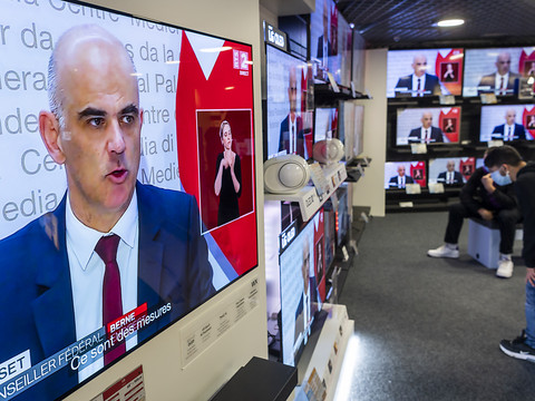 Covid oblige, les ados s'informent davantage à travers la TV