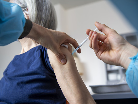 Les Romands plus sceptiques face à la vaccination