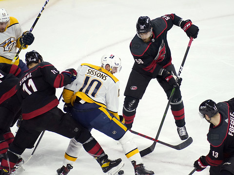 Niederreiter bat Josi