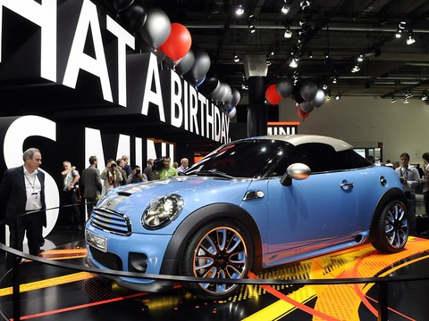 Automobile: le marché européen rebondit en mars