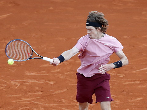 Nadal sorti en quart de finale