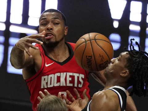 Sterling Brown (Houston) victime d'une agression