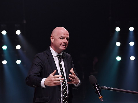 Gianni Infantino menace les clubs 