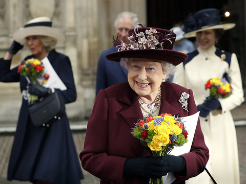 Premier anniversaire sans son époux pour la reine Elizabeth II