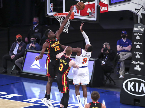 Les Hawks chutent à New York