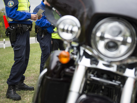 Une motocycliste de 25 ans pincée à 159 puis à 261 km/h sur l'A1