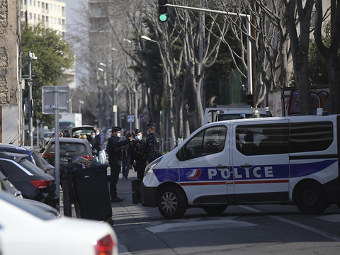 Un Tunisien abattu après avoir tué une fonctionnaire de police