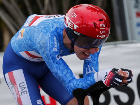 Pogacar remporte son premier Monument, Hirschi 6e