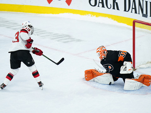 Un assist et un penalty manqué pour Hischier