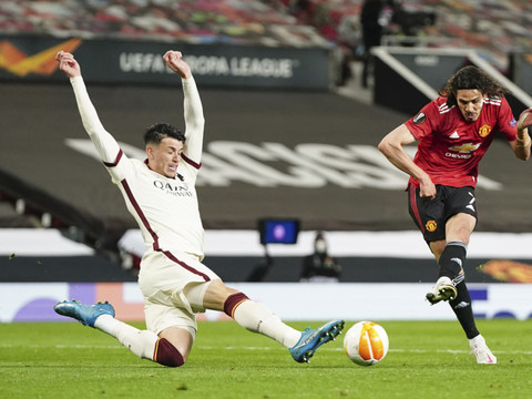 Manchester United a un pied en finale