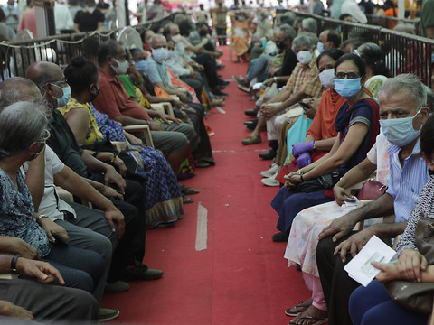 Plus de 400'000 cas supplémentaires en 24h en Inde