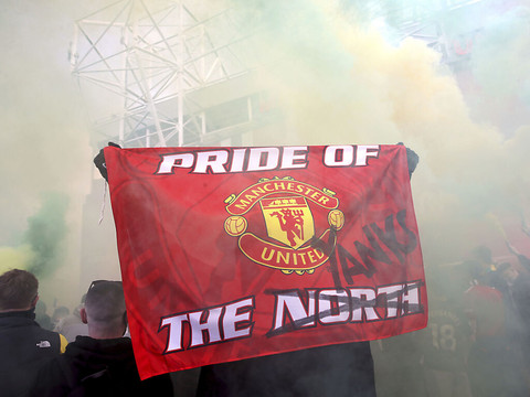 Old Trafford assailli par des supporters de ManU