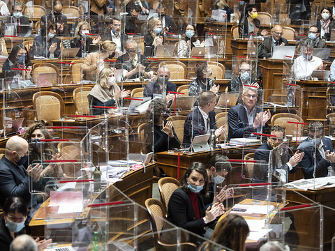 Surveillance des assurances, profils ADN et dons d'organes au menu de la session spéciale du National