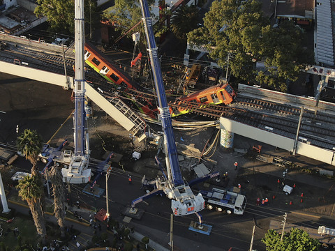 Accident du métro à Mexico: début de la recherche des responsables