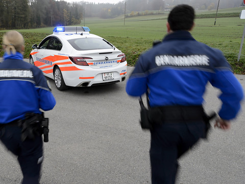A 15 ans, dans une voiture volée, il tente de semer la police