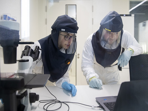Travail difficile avec les coronavirus dans un laboratoire bernois