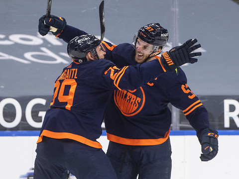 Connor McDavid a atteint les 100 points