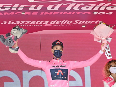 Merlier gagne la 2e étape, Ganna reste en rose