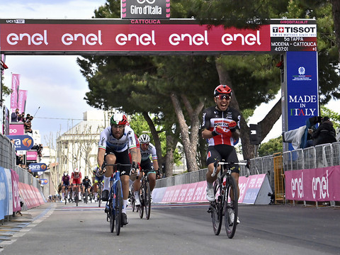 Tour d'Italie: victoire de Caleb Ewan à Cattolica