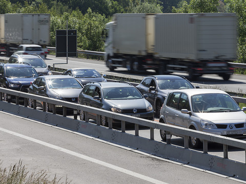 Les bouchons ont atteint dix kilomètres devant le tunnel du Gothard