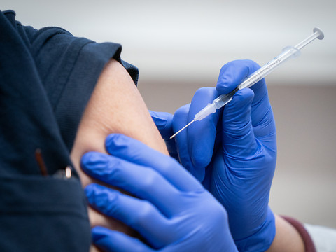 Le Valais ouvre la vaccination aux personnes dès 16 ans