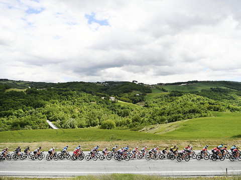Lafay gagne la 8e étape, Valter garde le maillot rose