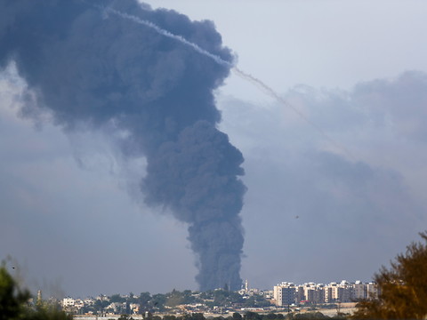 Nouvelle nuit de pilonnage de Gaza par Israël