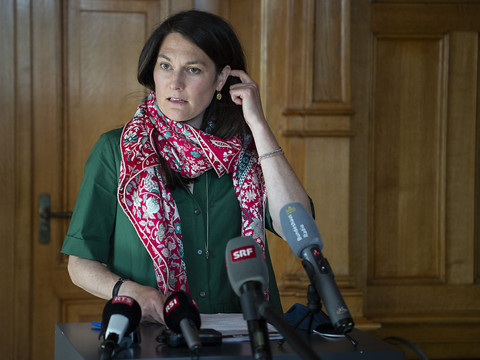 Une commission du National demande la poursuite des négociations