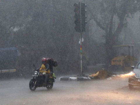 Le cyclone Tauktae frappe une Inde fragilisée par le Covid-19