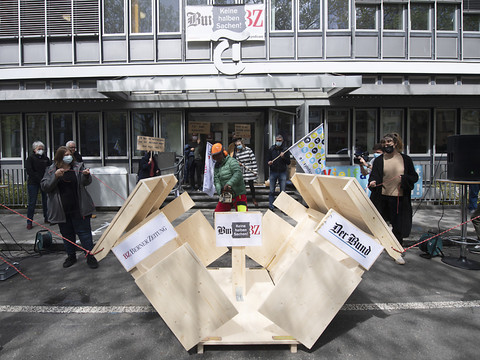 Manif contre le démantèlement de la presse bernoise