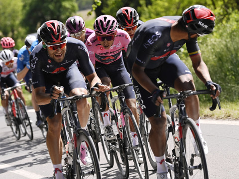 Mauro Schmid remporte la 11e étape du Tour d'Italie