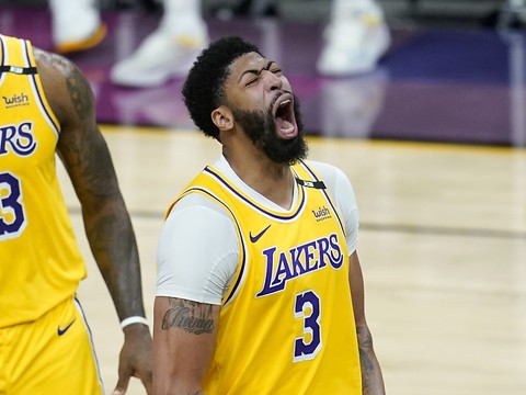 Les Lakers égalisent à 1-1 face aux Suns
