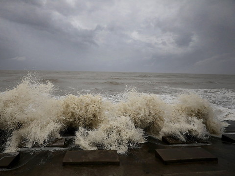 Le cyclone Yaas frappe les côtes de l'Inde, au moins quatre morts