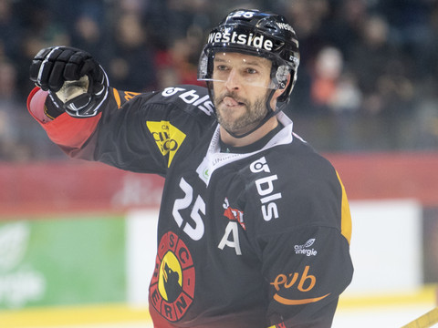 Nouveaux étrangers à Bienne et Rapperswil, Ebbett à Berne