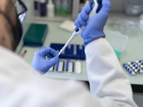 Davantage d'argent pour la recherche en Suisse que la moyenne OCDE