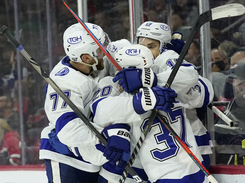 Les Hurricanes battus, Niederreiter blessé