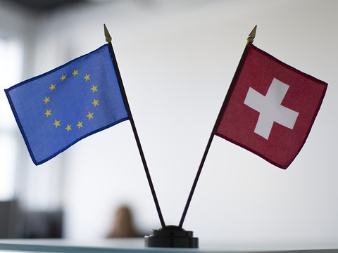 Accord-cadre: le secteur pharmaceutique appelle la Suisse à agir