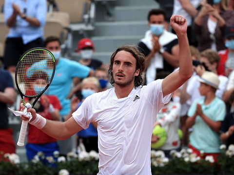 Tsitsipas prend ses marques
