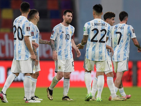 Un but et des éclairs de Messi, mais un nul pour finir