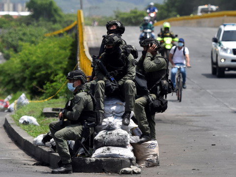 La police colombienne, critiquée, va être réformée