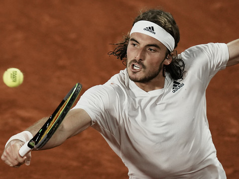 Tsitsipas rejoint Zverev en demi-finale